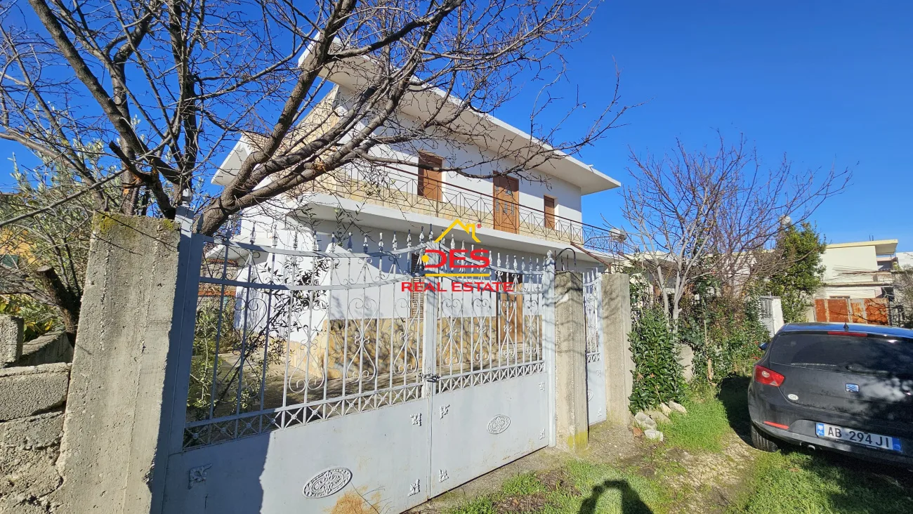Shitet shtëpi private 2 katëshe pranë kalçeto vlora