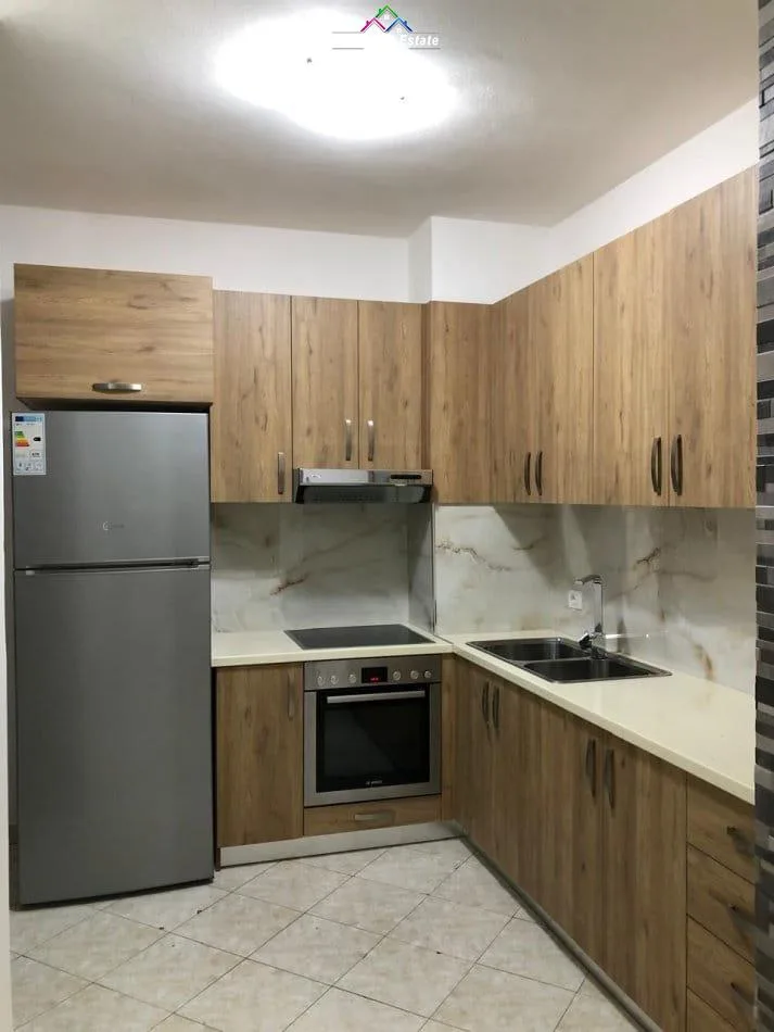 Apartament Ne Shitje 2+1 tek Fusha e Aviacionit (ID B120665) Tirane