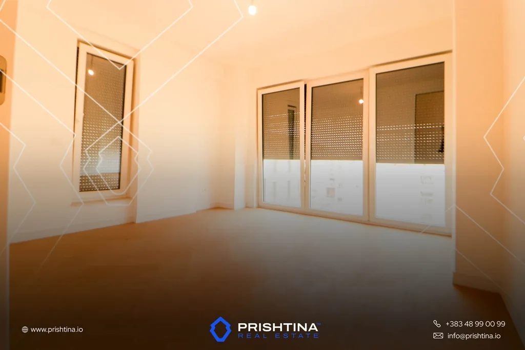 Penthouse me qira 180m² + 150m² terasë në Rruga B