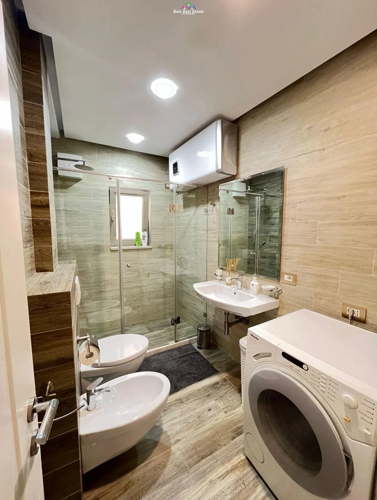 Apartament Me Qera 2+1 Ne Qender (ID B22137) Tirane