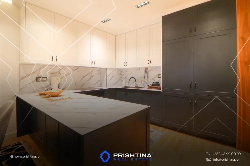 Banesë me qira 141m² në Arbëri