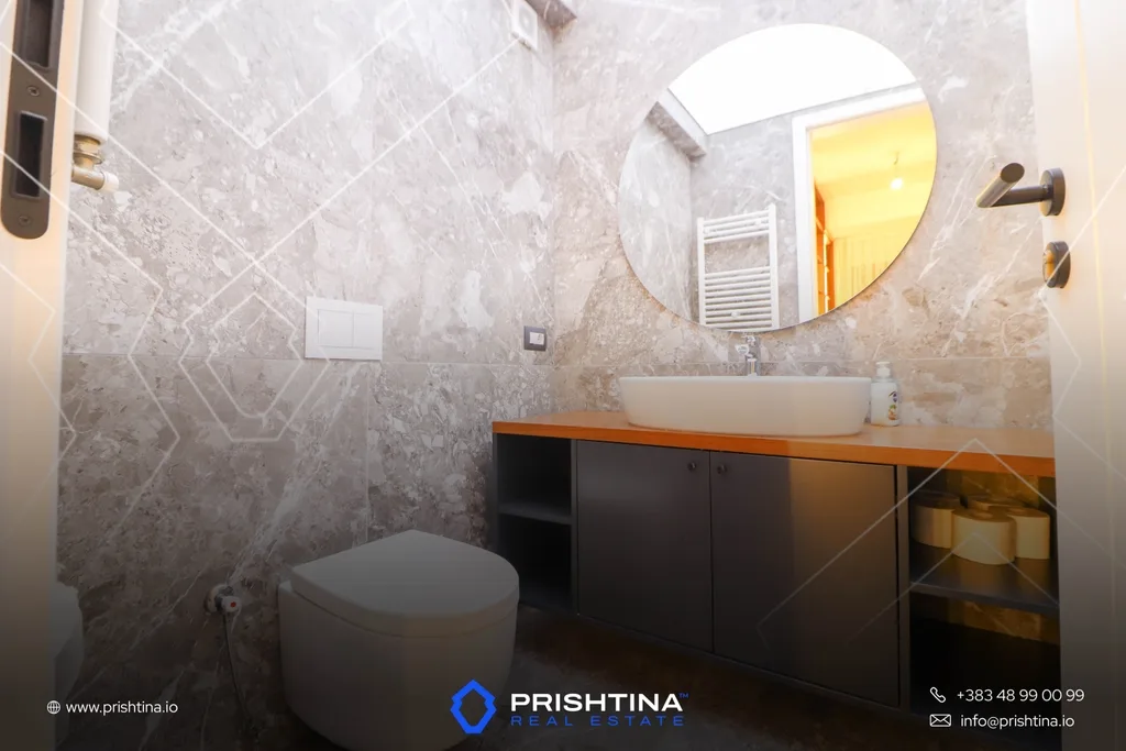 Banesë me qira 141m² në Arbëri