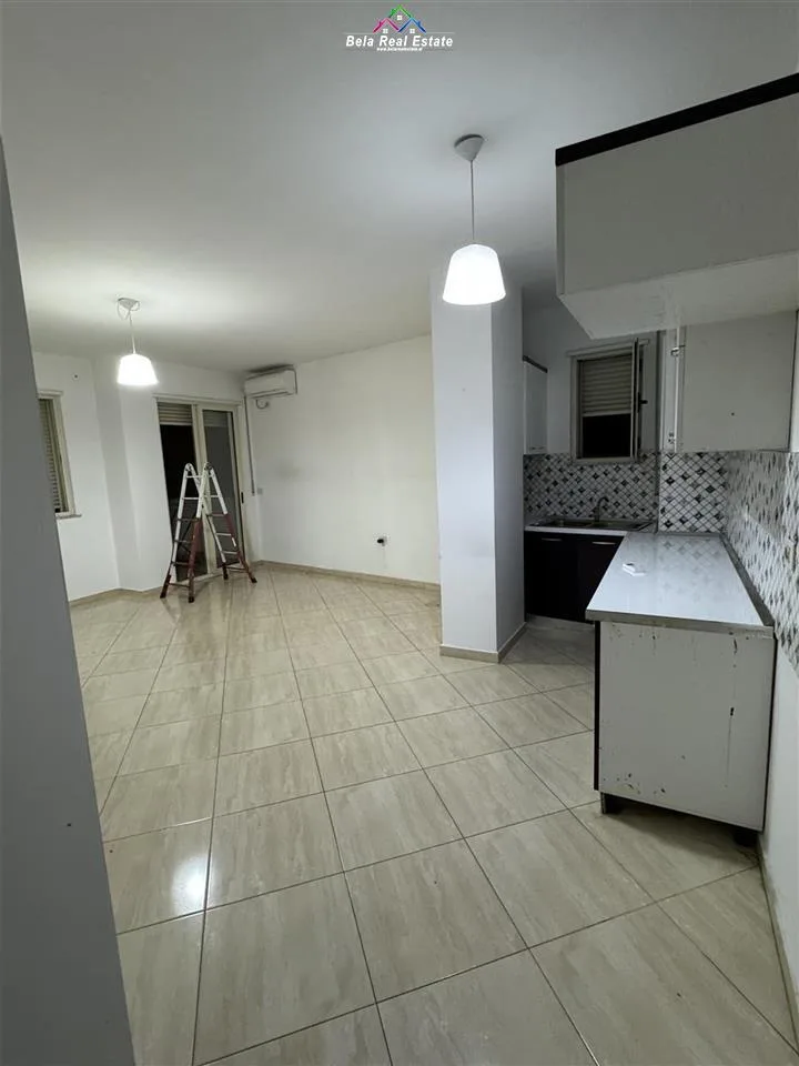 Zyre me qera 2+1 ne Astir (ID BZ2425) Tirane​