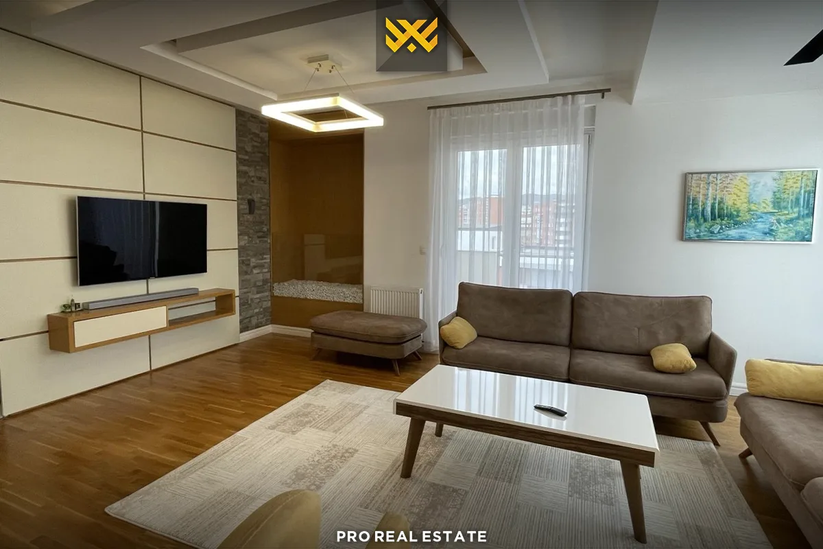 Banesë / Penthouse 134m² + 55m² me #QIRA në Lagjen e Spitalit.