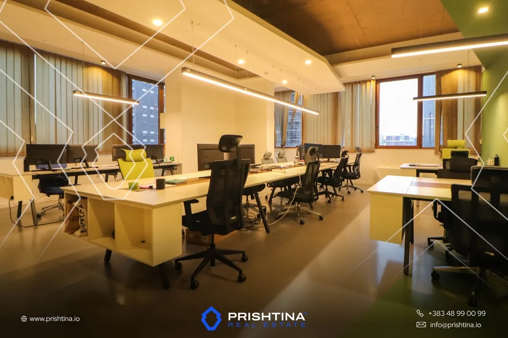 Zyrë me qira 411m² në Lakrishtë