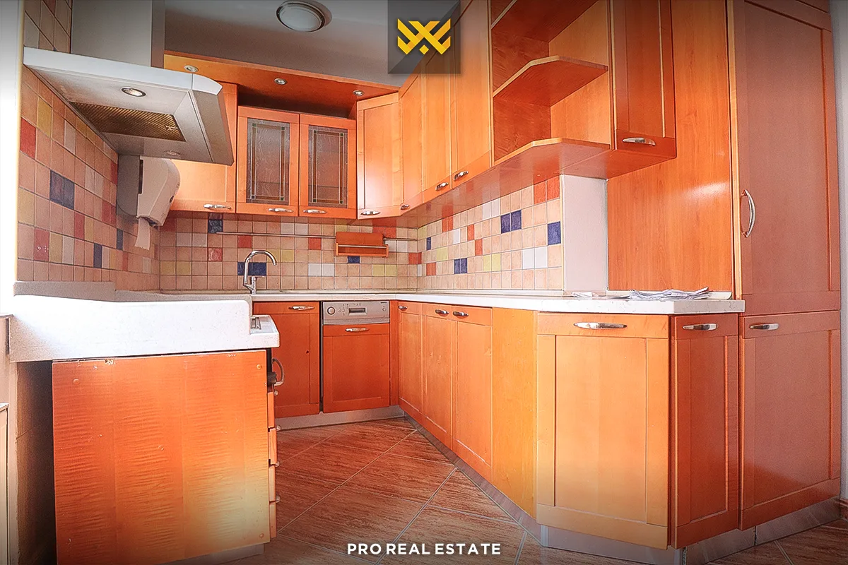 Shtëpi 350m² me #QIRA në Qendër.