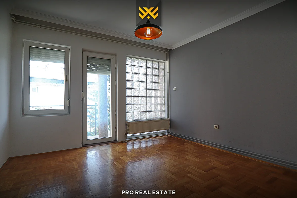 Shtëpi 350m² me #QIRA në Qendër.