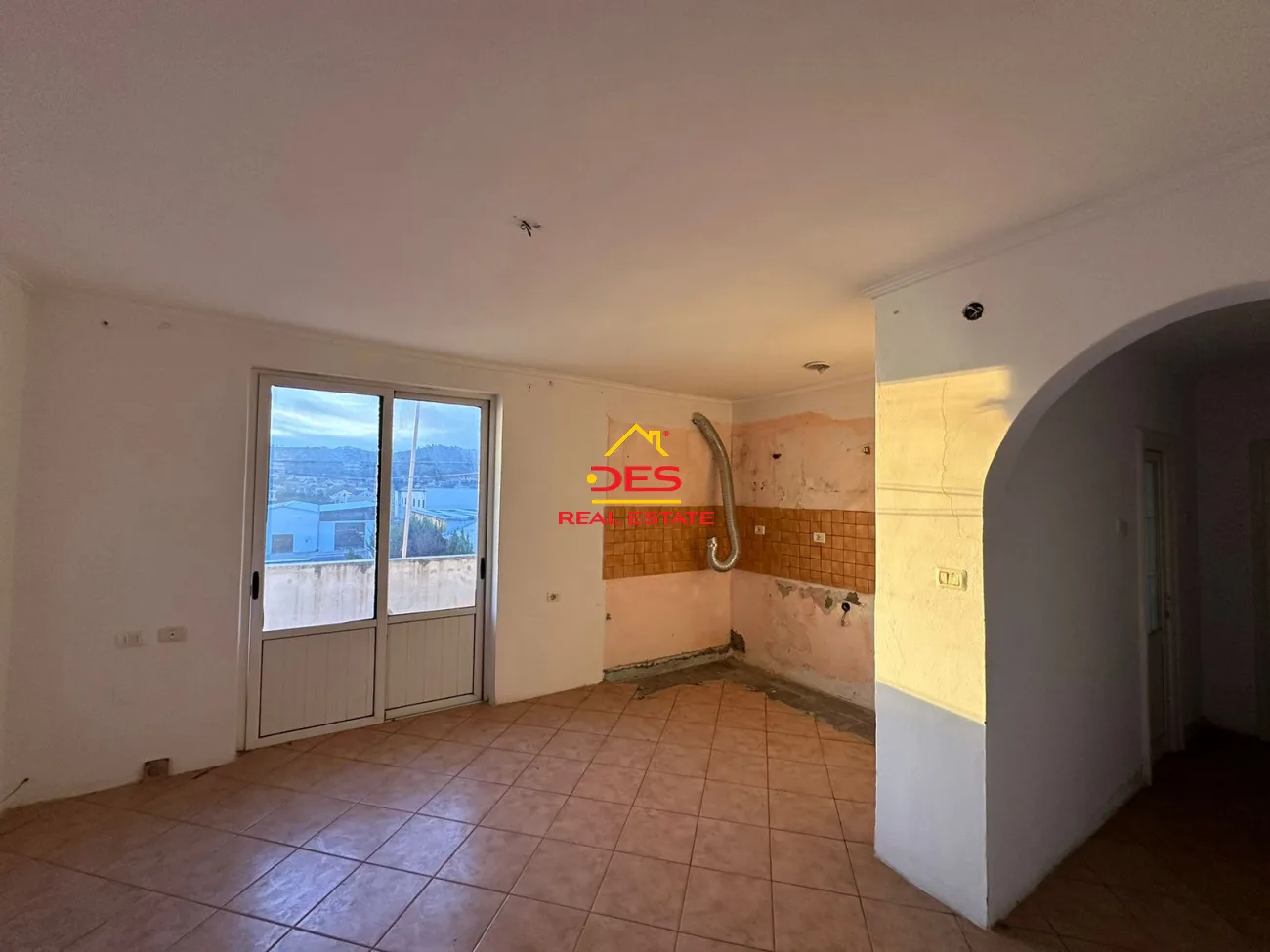 Shitet apartament 1+1 në lagjen ‘dyli haxhire’ elbasan.