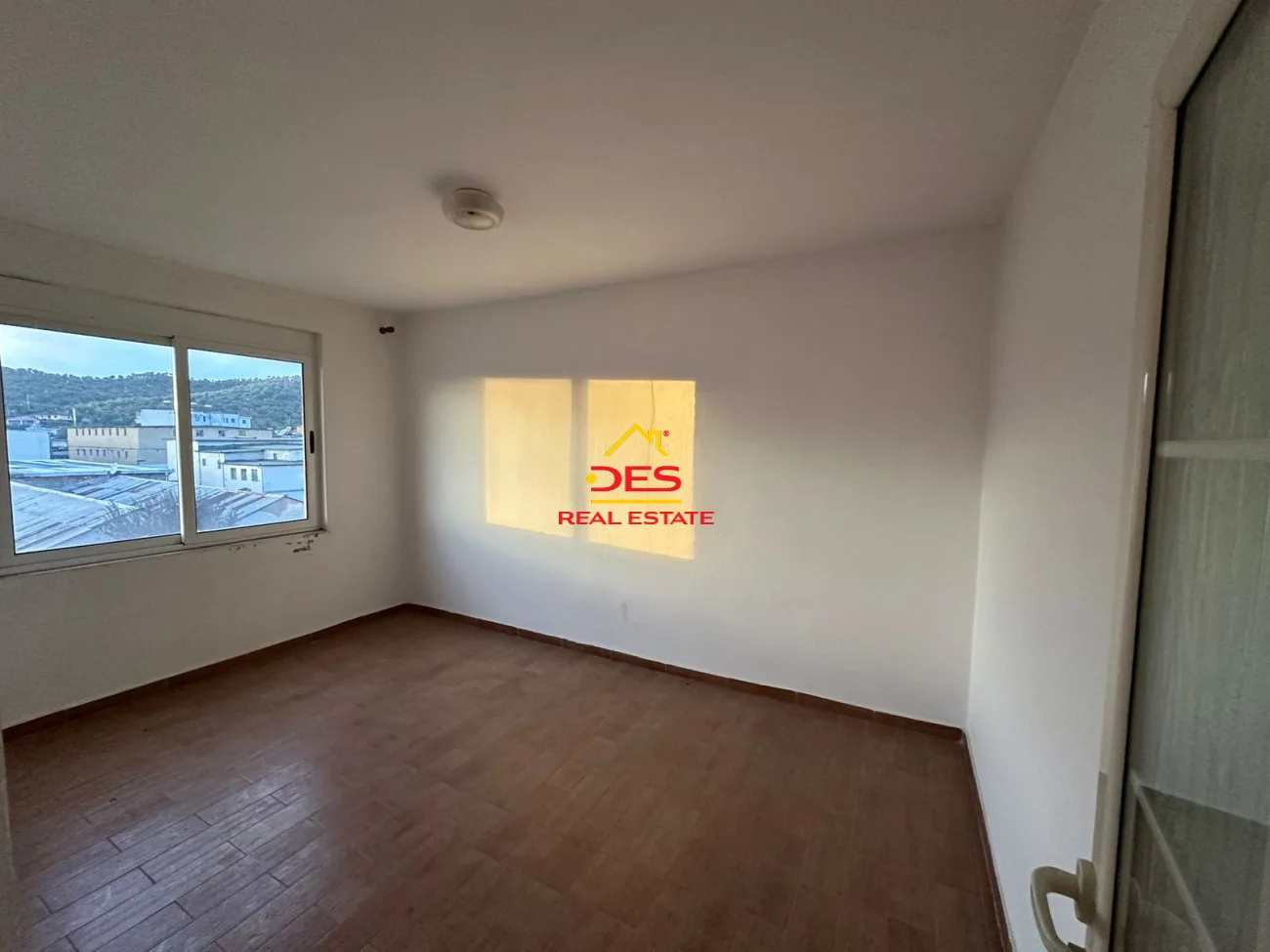 Shitet apartament 1+1 në lagjen ‘dyli haxhire’ elbasan.