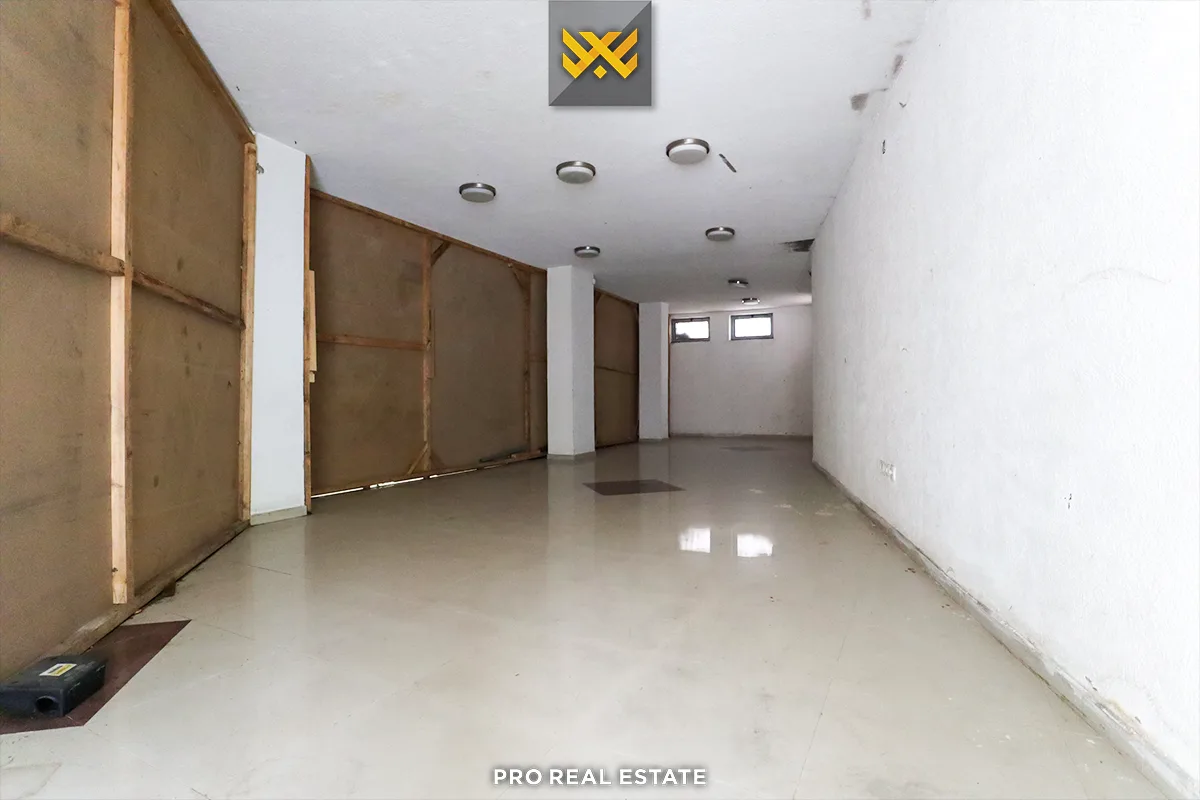 Lokal 349.4m² për #SHITJE te Qendra e Vjetër