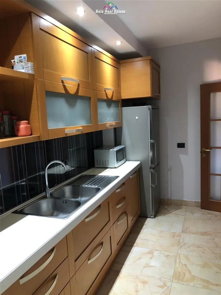 Apartament Me Qera 3+1 Ne Qender (ID B230101) Tirane.