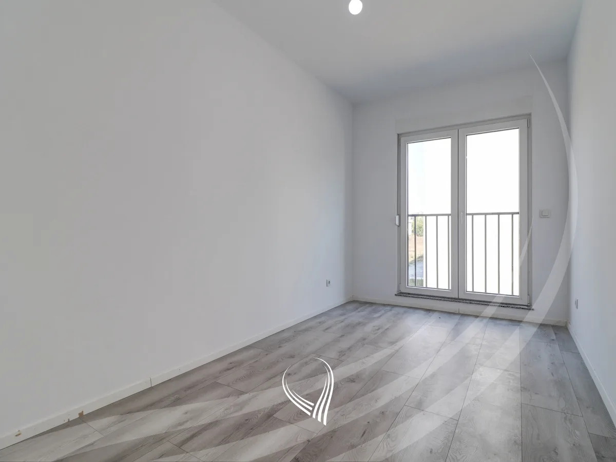 Banesë me 3 dhoma gjumi në shitje në lagjen Arbëria - Dragodan