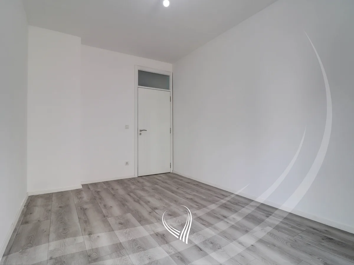 Banesë me 3 dhoma gjumi në shitje në lagjen Arbëria - Dragodan