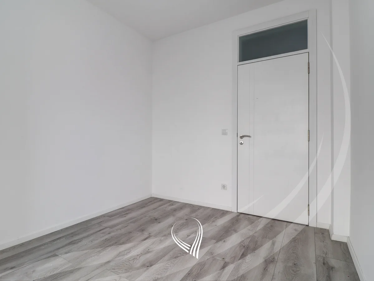 Banesë me 3 dhoma gjumi në shitje në lagjen Arbëria - Dragodan