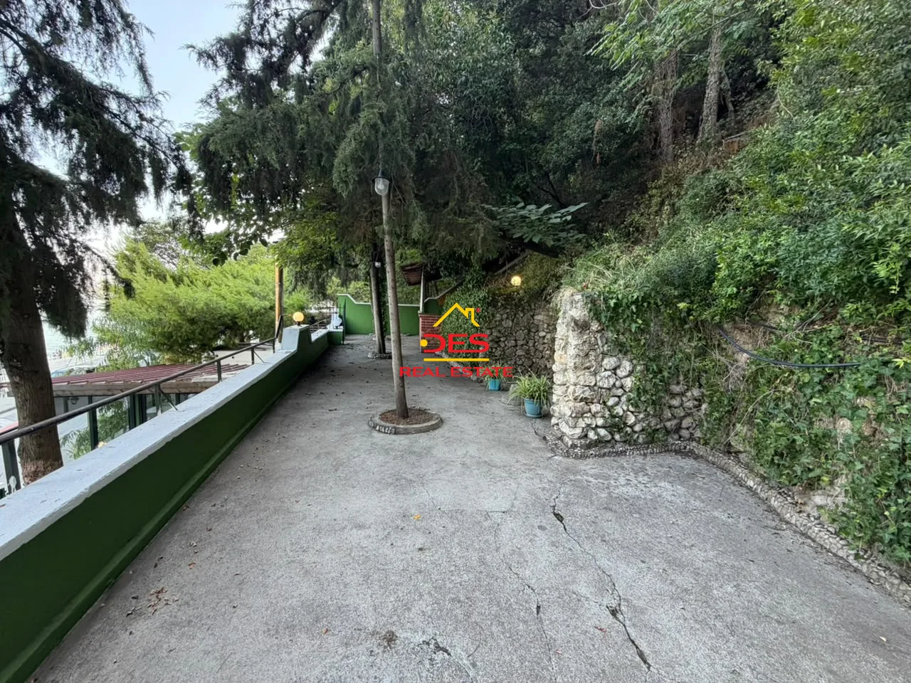 Jepet me qira bar-restorant-piceri në uji të ftohtë, vlorë