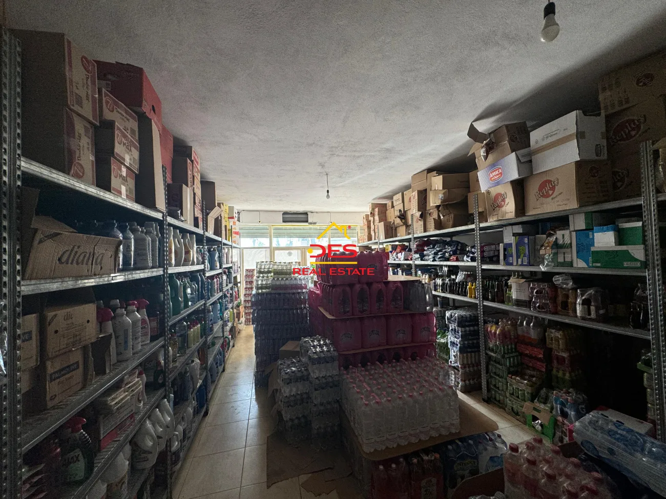 Jepet ambjent biznesi me qira në lungomare ,vlorë!