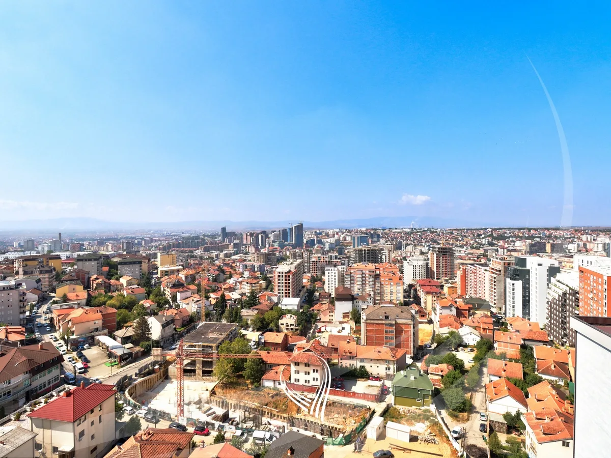 Penthouse 226m2 me qira në lagjen e Muhaxherëve