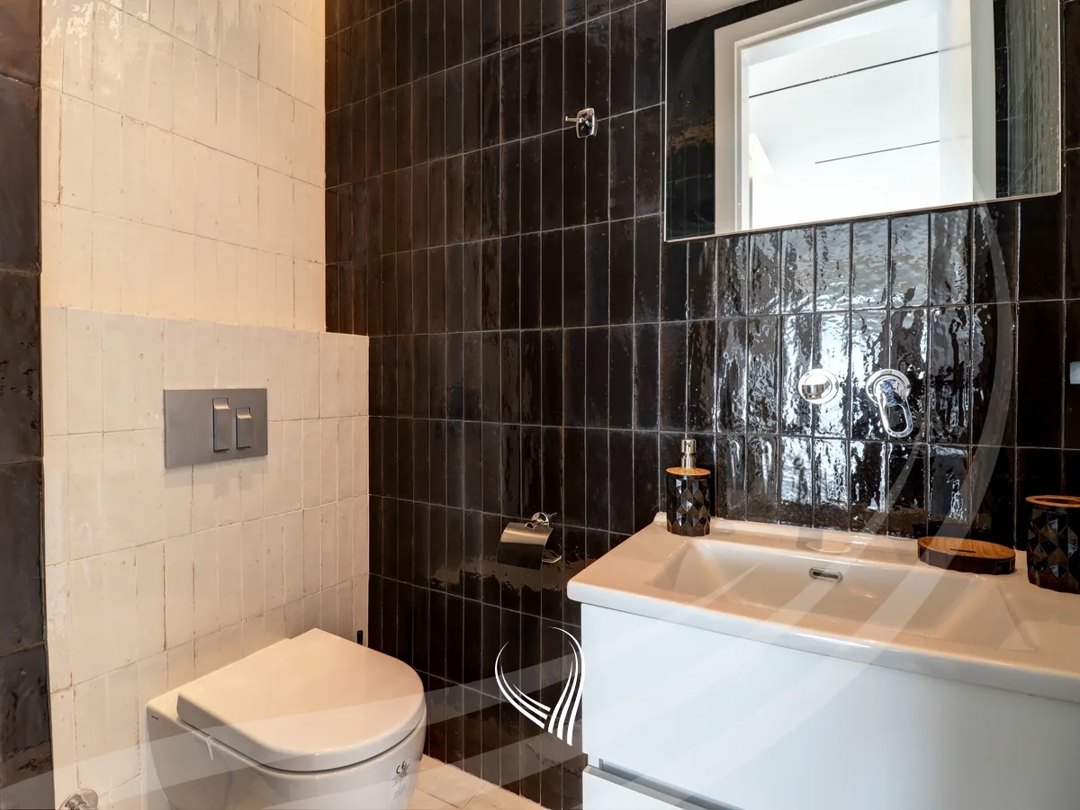 Penthouse 226m2 me qira në lagjen e Muhaxherëve