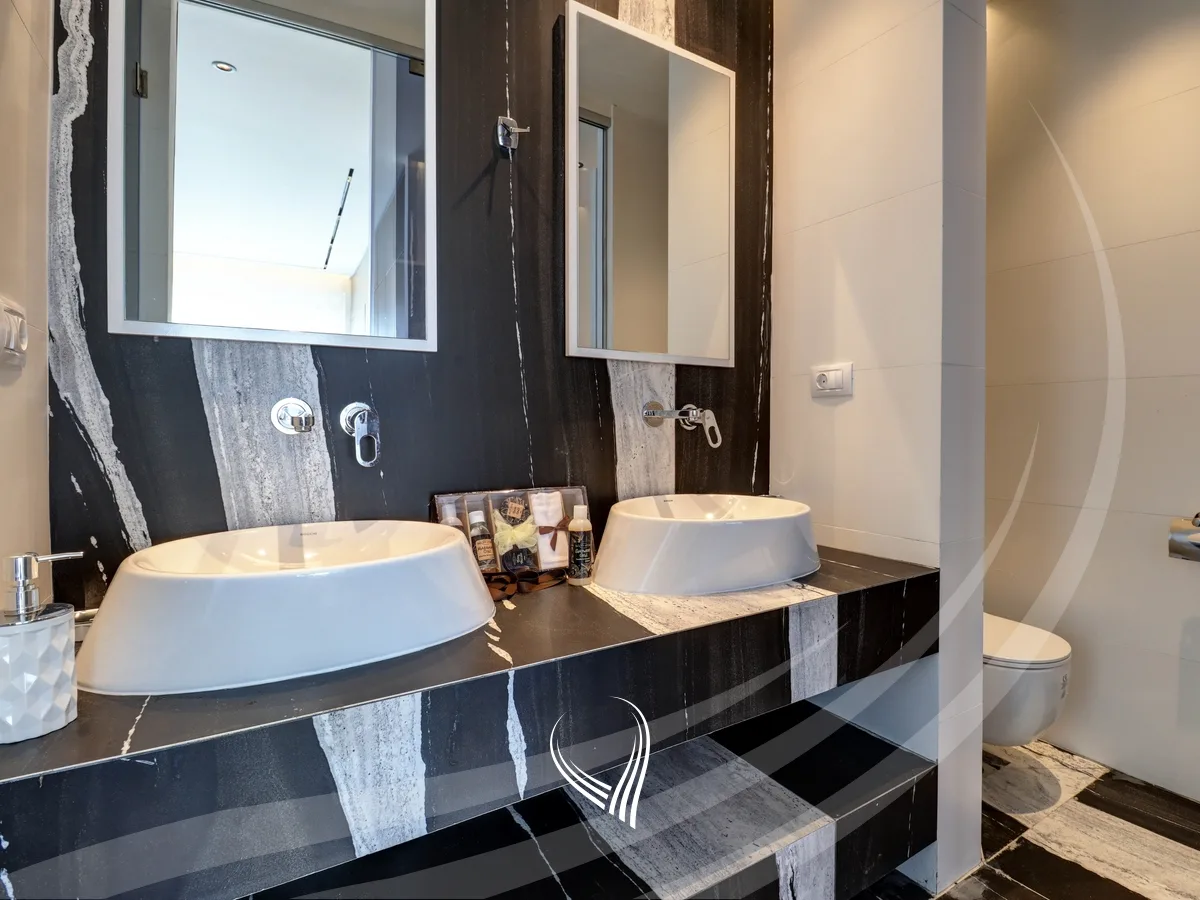 Penthouse 226m2 me qira në lagjen e Muhaxherëve