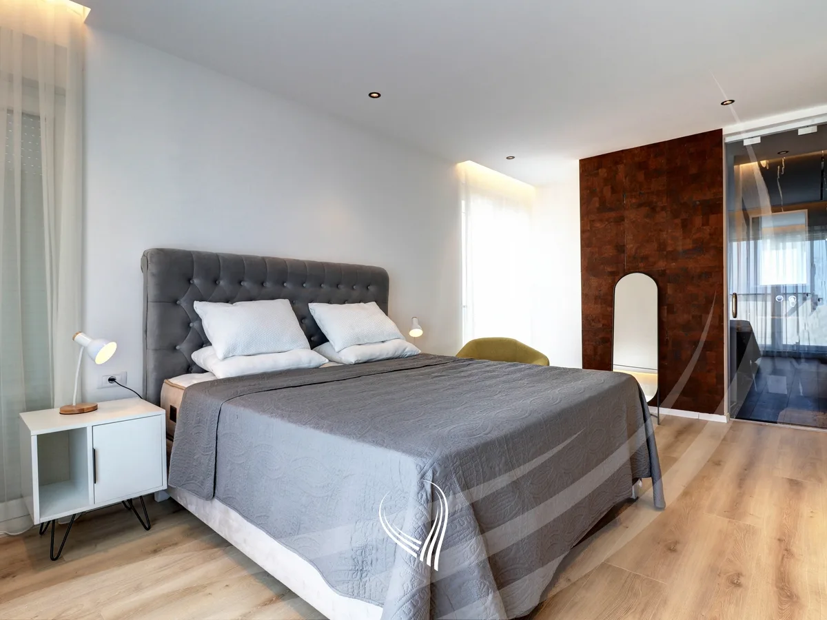 Penthouse 226m2 me qira në lagjen e Muhaxherëve