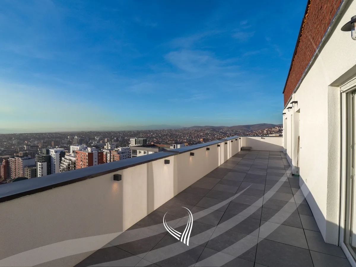 Penthouse 226m2 me qira në lagjen e Muhaxherëve