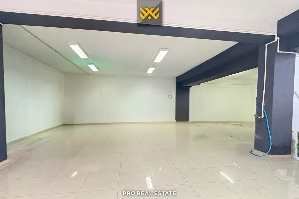 Depo 300m² me #QIRA në Fushë Kosovë