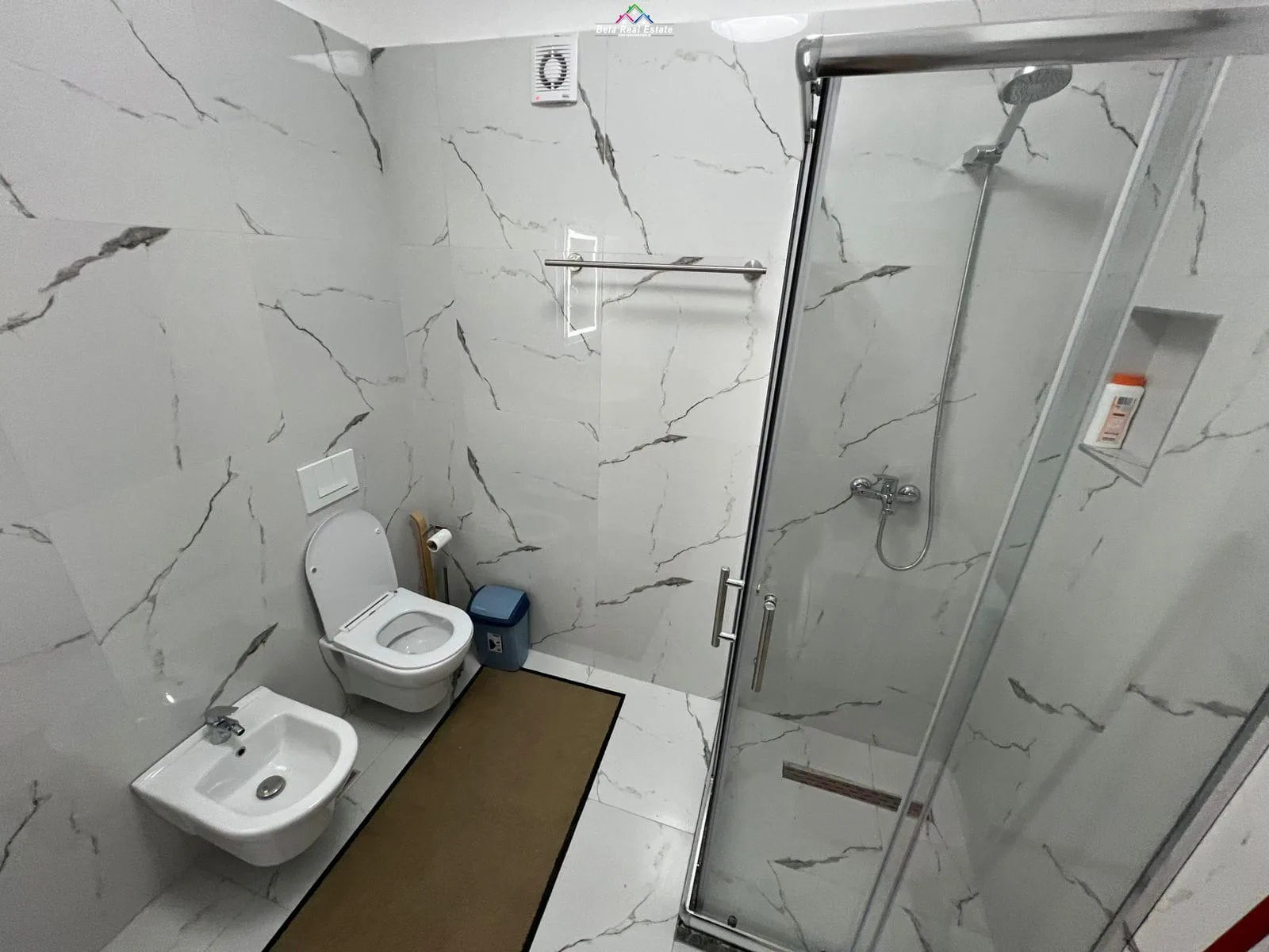 Apartament Me Qera 1+1 Tek Zogu i Zi (ID B2101322) Tirane