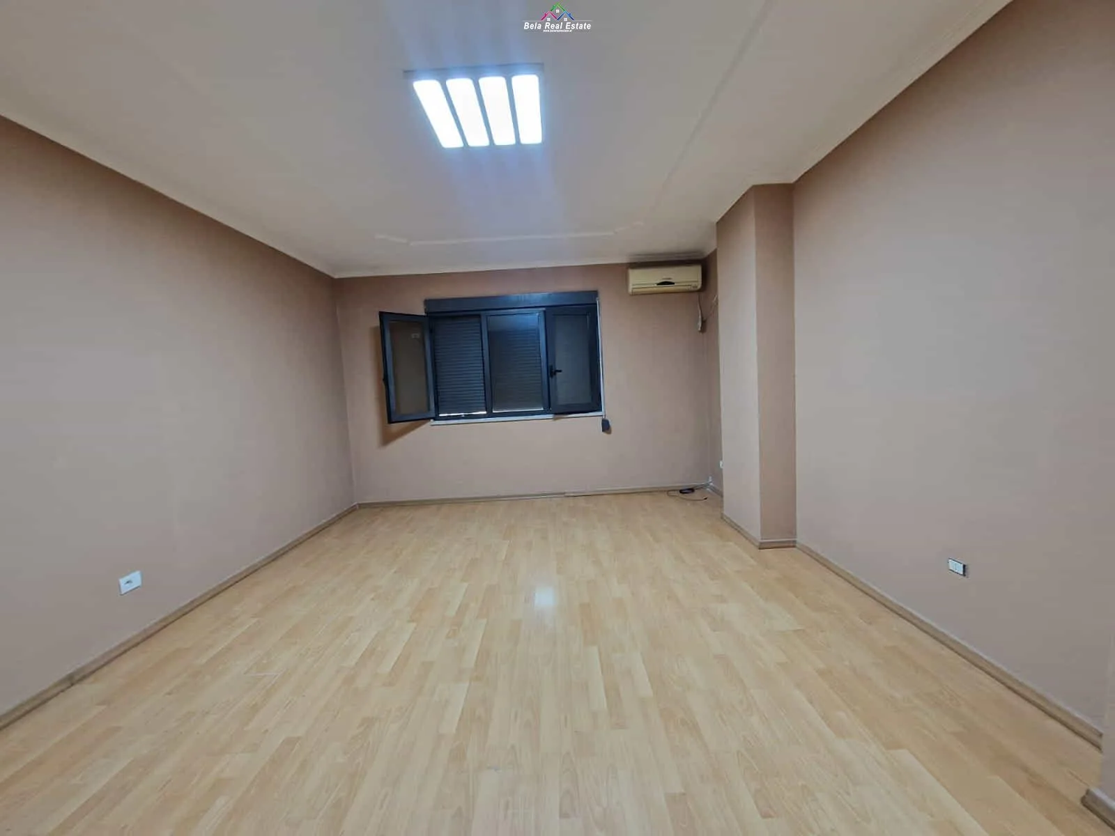 Zyre Me Qera 2+1 Ne Qender (ID BZ2519) Tirane