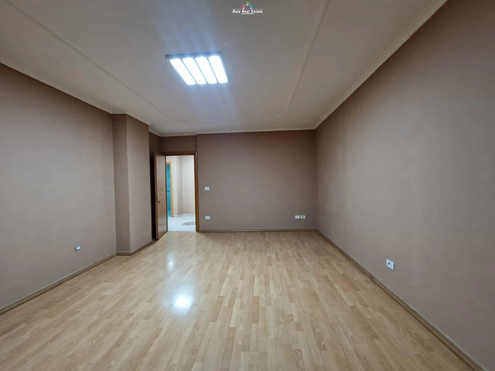 Zyre Me Qera 2+1 Ne Qender (ID BZ2519) Tirane