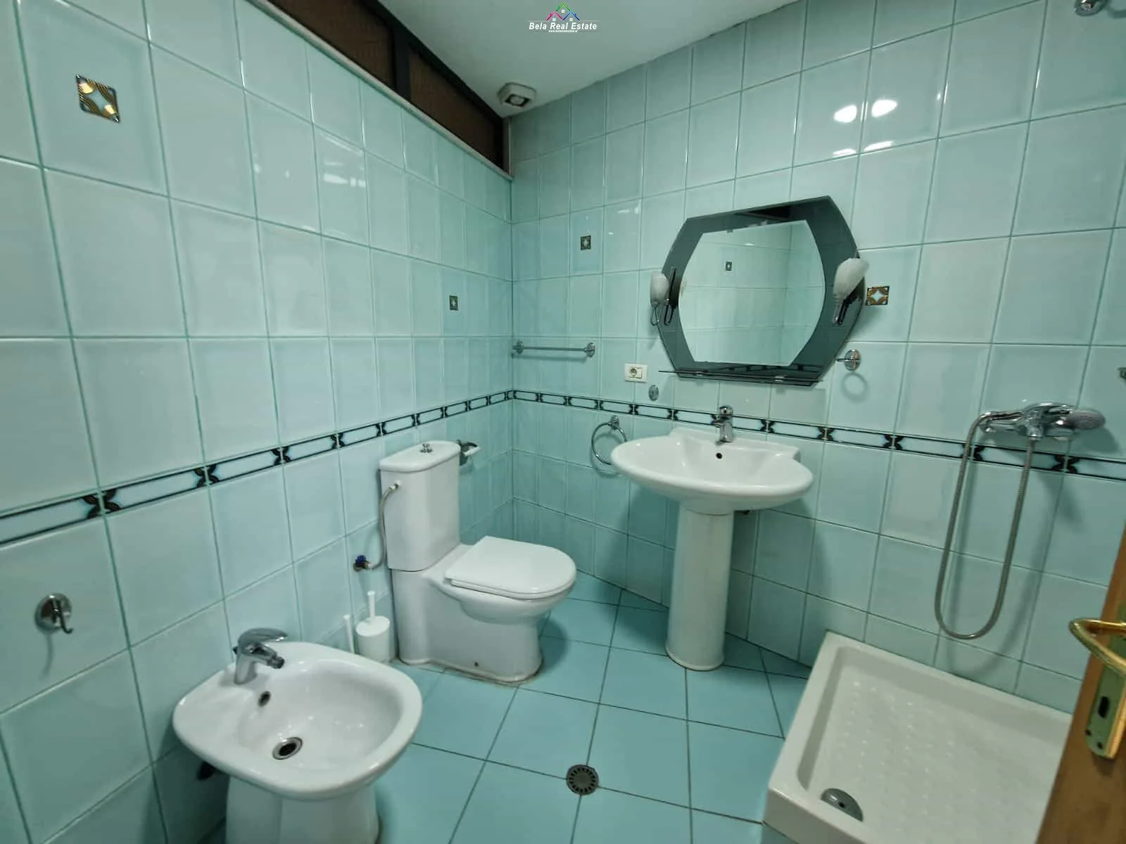 Zyre Me Qera 2+1 Ne Qender (ID BZ2519) Tirane