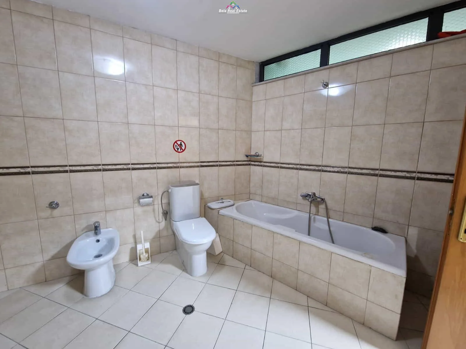 Zyre Me Qera 2+1 Ne Qender (ID BZ2519) Tirane