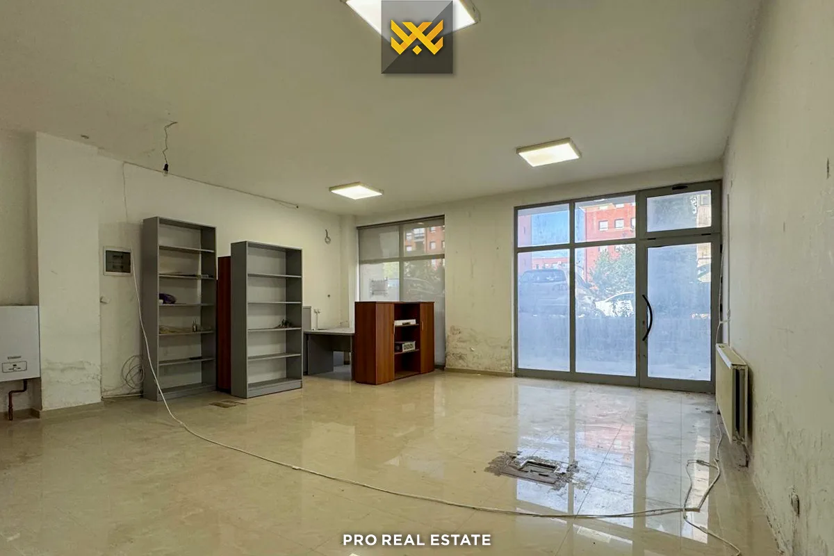 Lokal 84.8m² me #QIRA në Emshir