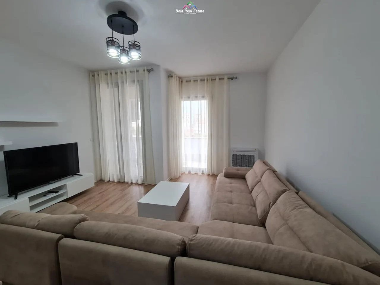 Apartament Luksi 2+1+2 Me Qera prane Martenitetit te Ri (ID B220114) Tirane