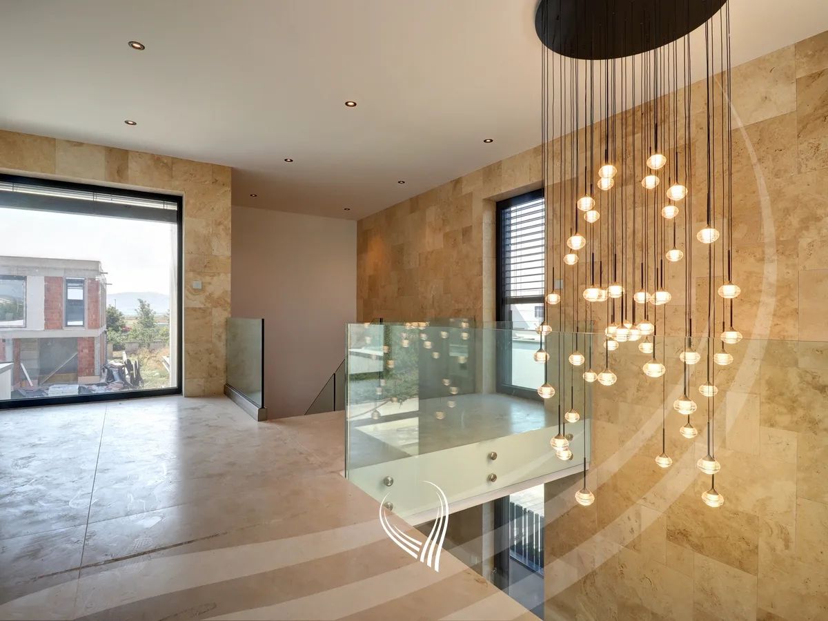 Shtëpi me 4 dhoma gjumi në shitje në Preoc – afër lagjes Marigona Residence