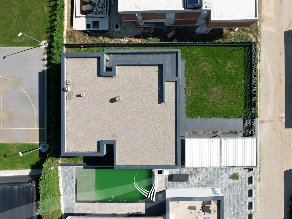 Shtëpi me 4 dhoma gjumi në shitje në Preoc – afër lagjes Marigona Residence