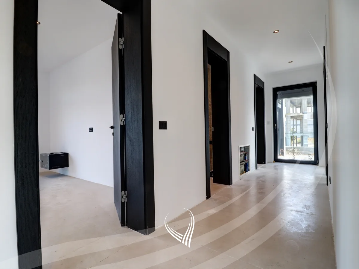 Shtëpi me 4 dhoma gjumi në shitje në Preoc – afër lagjes Marigona Residence