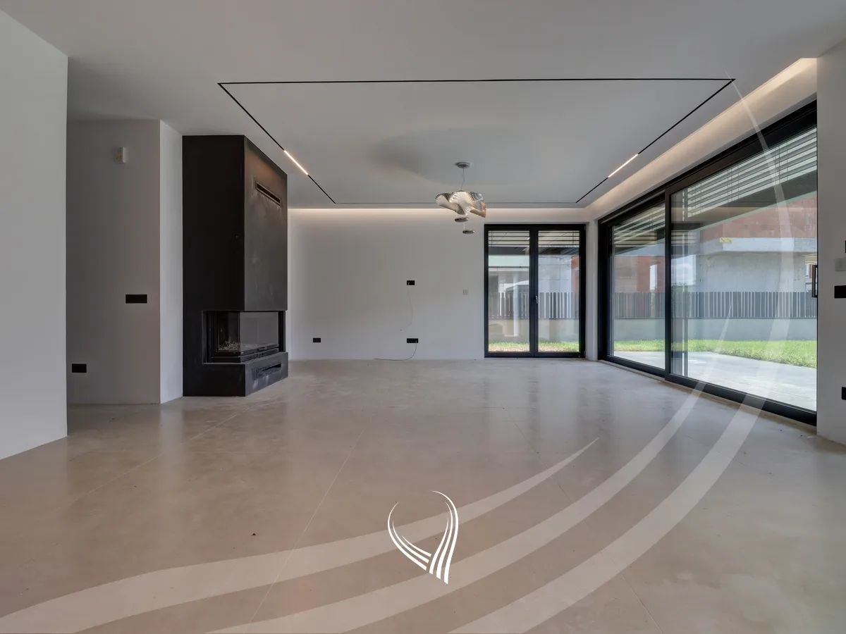 Shtëpi me 4 dhoma gjumi në shitje në Preoc – afër lagjes Marigona Residence