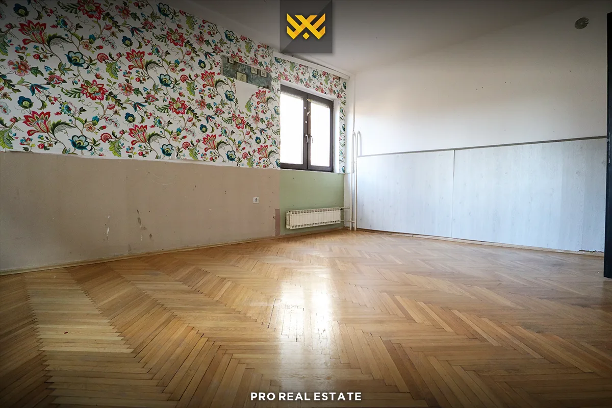 Shtëpi-Zyrë 400.22m² me #QIRA në Aktash.