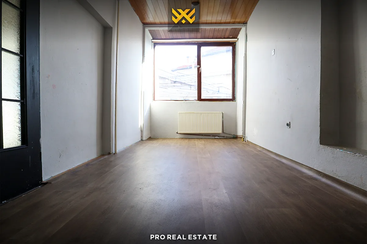 Shtëpi-Zyrë 400.22m² me #QIRA në Aktash.