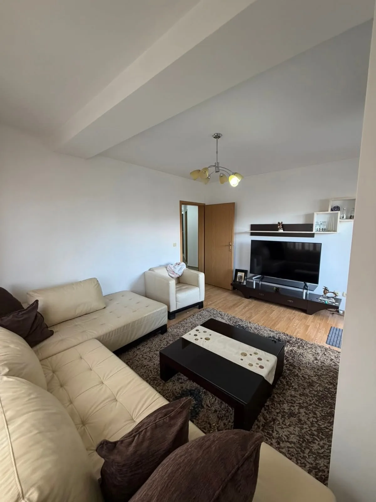 Banesë me qira 2+1 në Kalabri (Emshir)