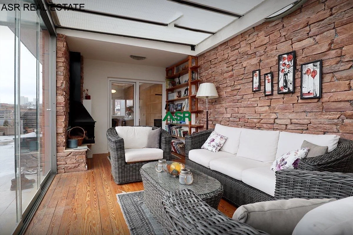 Ofrohet Penthouse Modern me qira në Lagjen Mati 1