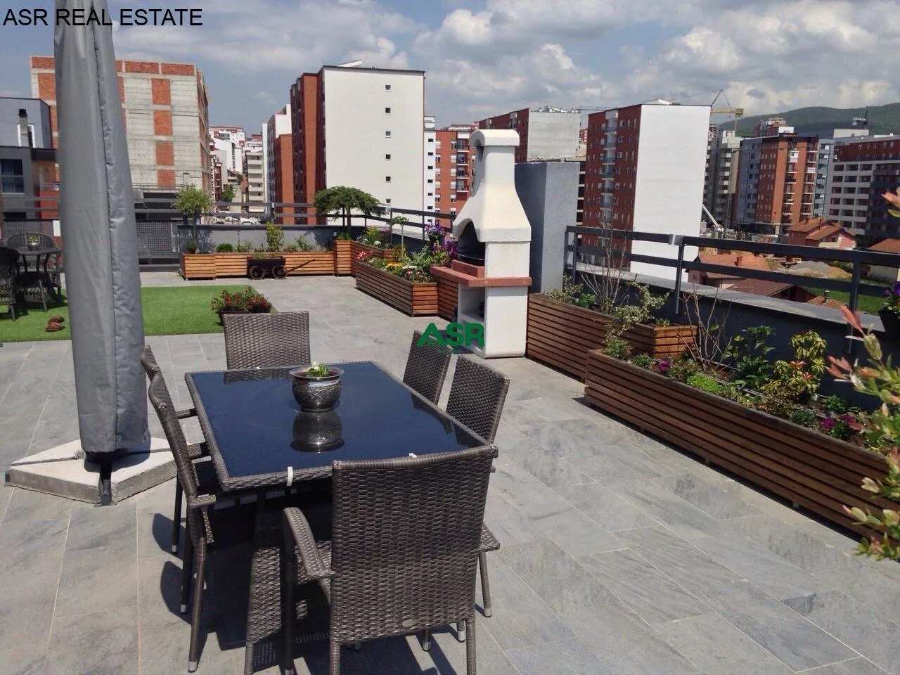 Ofrohet Penthouse Modern me qira në Lagjen Mati 1