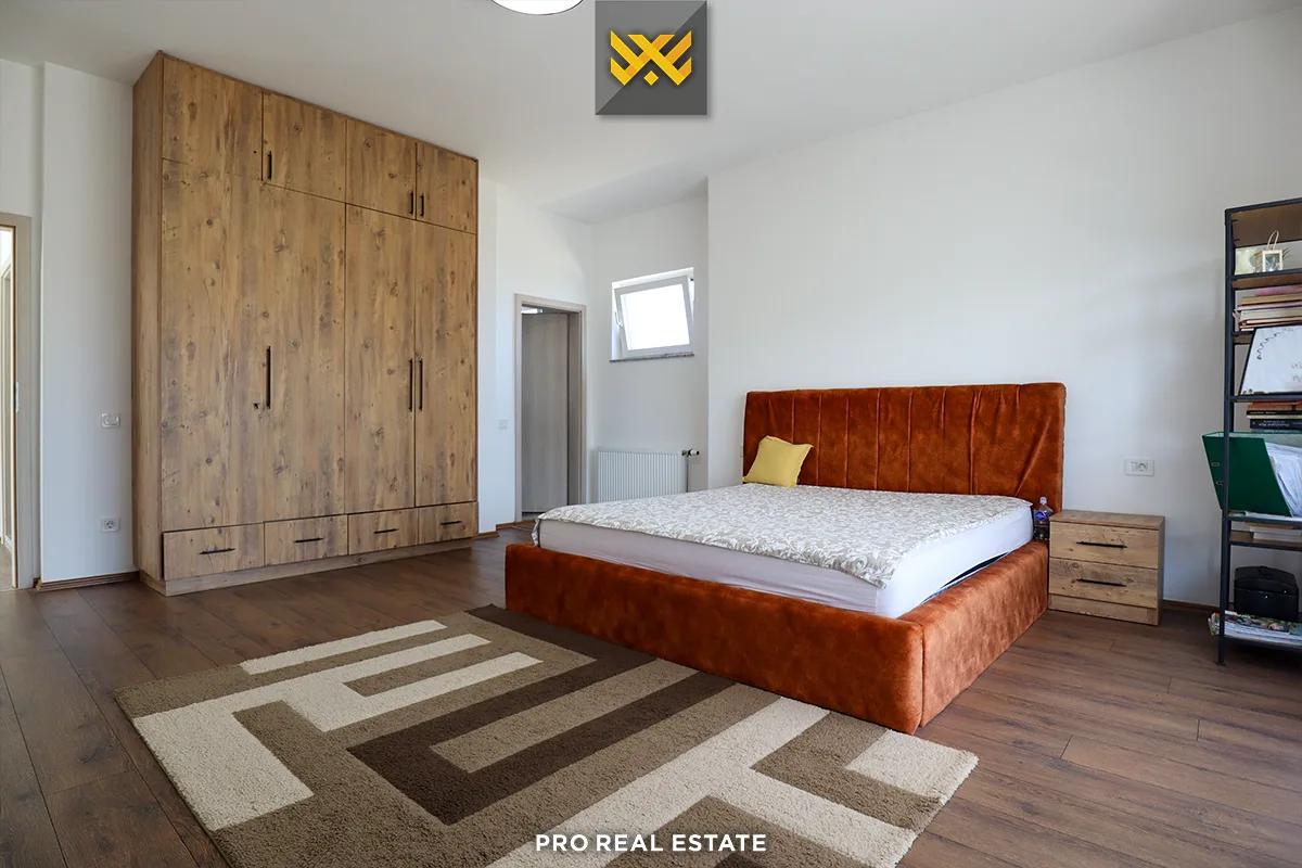 Shtëpi 240m² për #SHITJE në Veternik