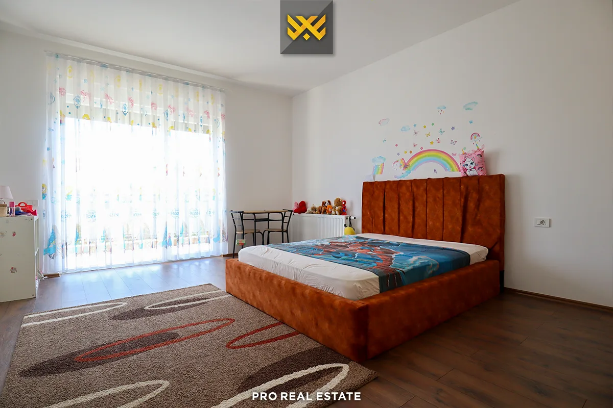 Shtëpi 240m² për #SHITJE në Veternik