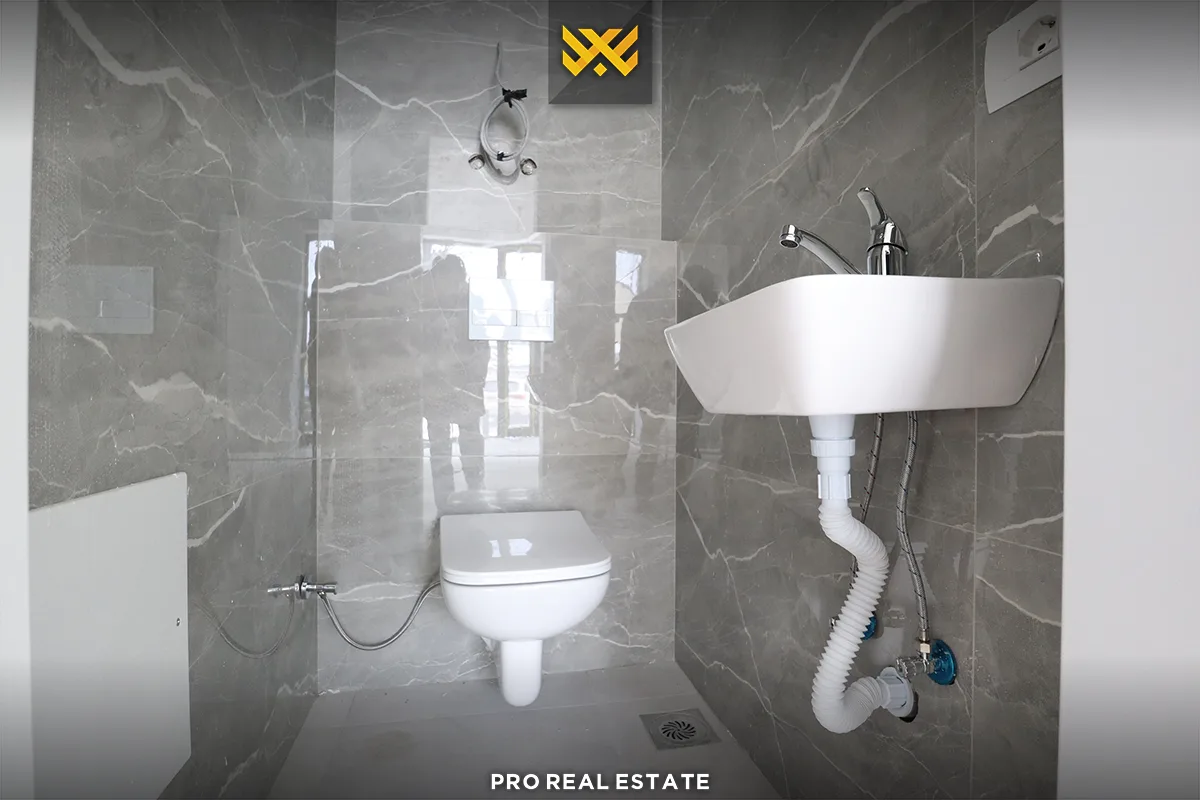 Lokal 87m² me #QIRA në Tophane.