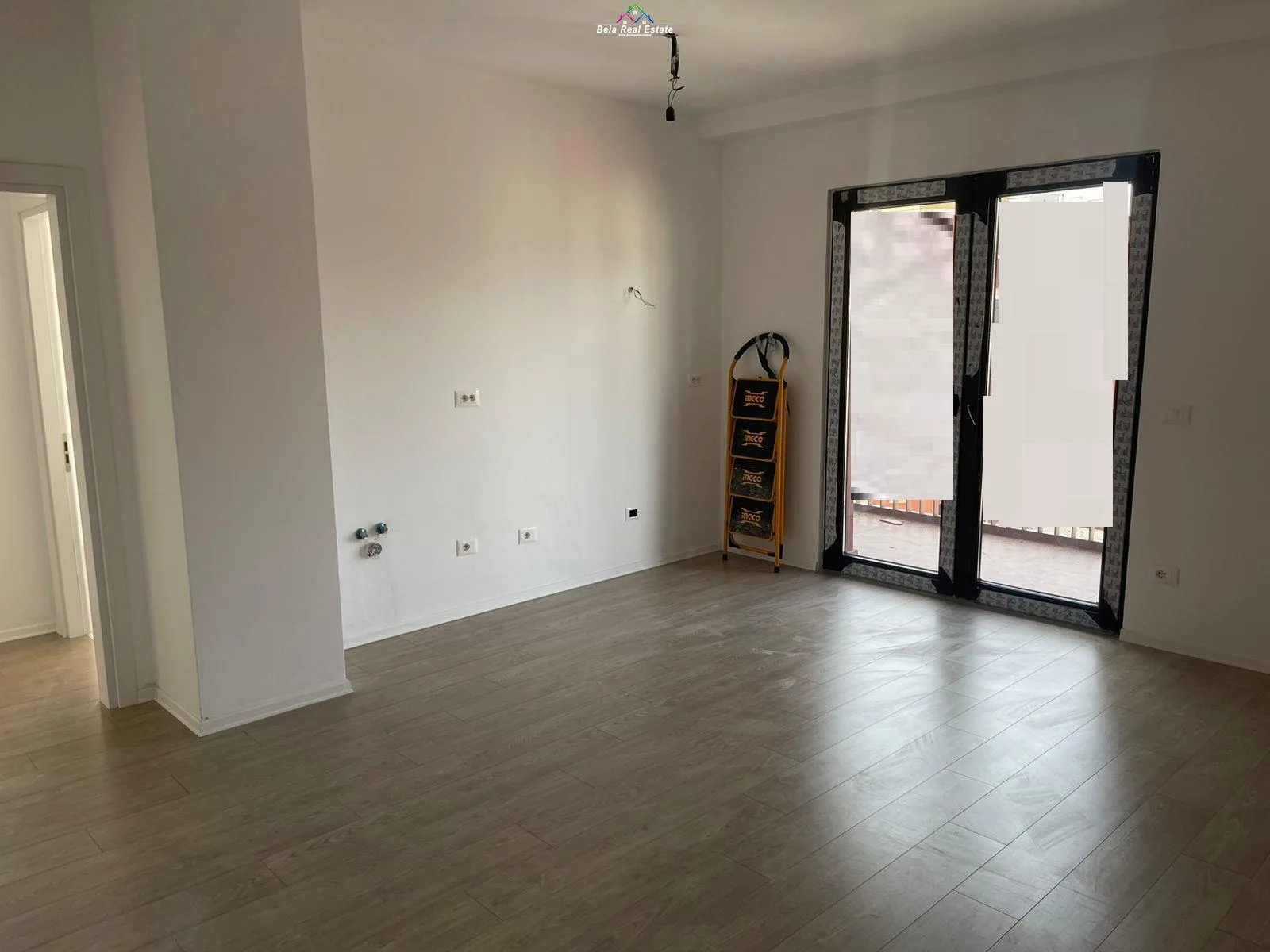 Zyre Me Qera 2+1+2 Tek Garden Building 21 Dhjetori (ID BZ2729) Tirane