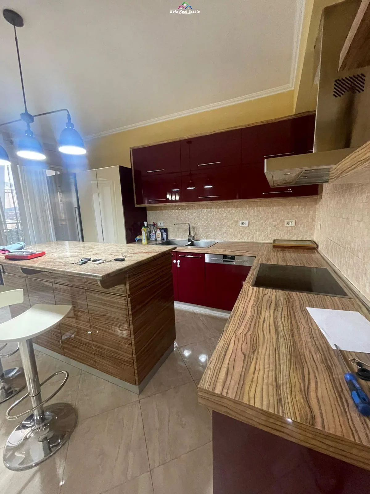 Apartament Me Qera 3+1+2 Tek 21 Dhjetori (ID B230177) Tirane