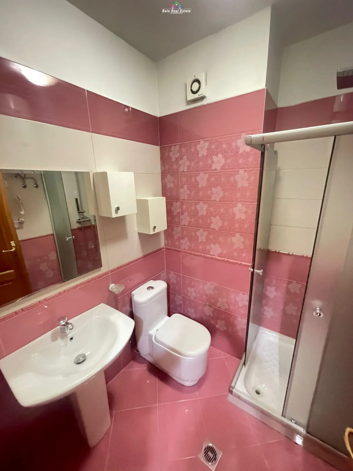 Apartament Me Qera 3+1+2 Tek 21 Dhjetori (ID B230177) Tirane