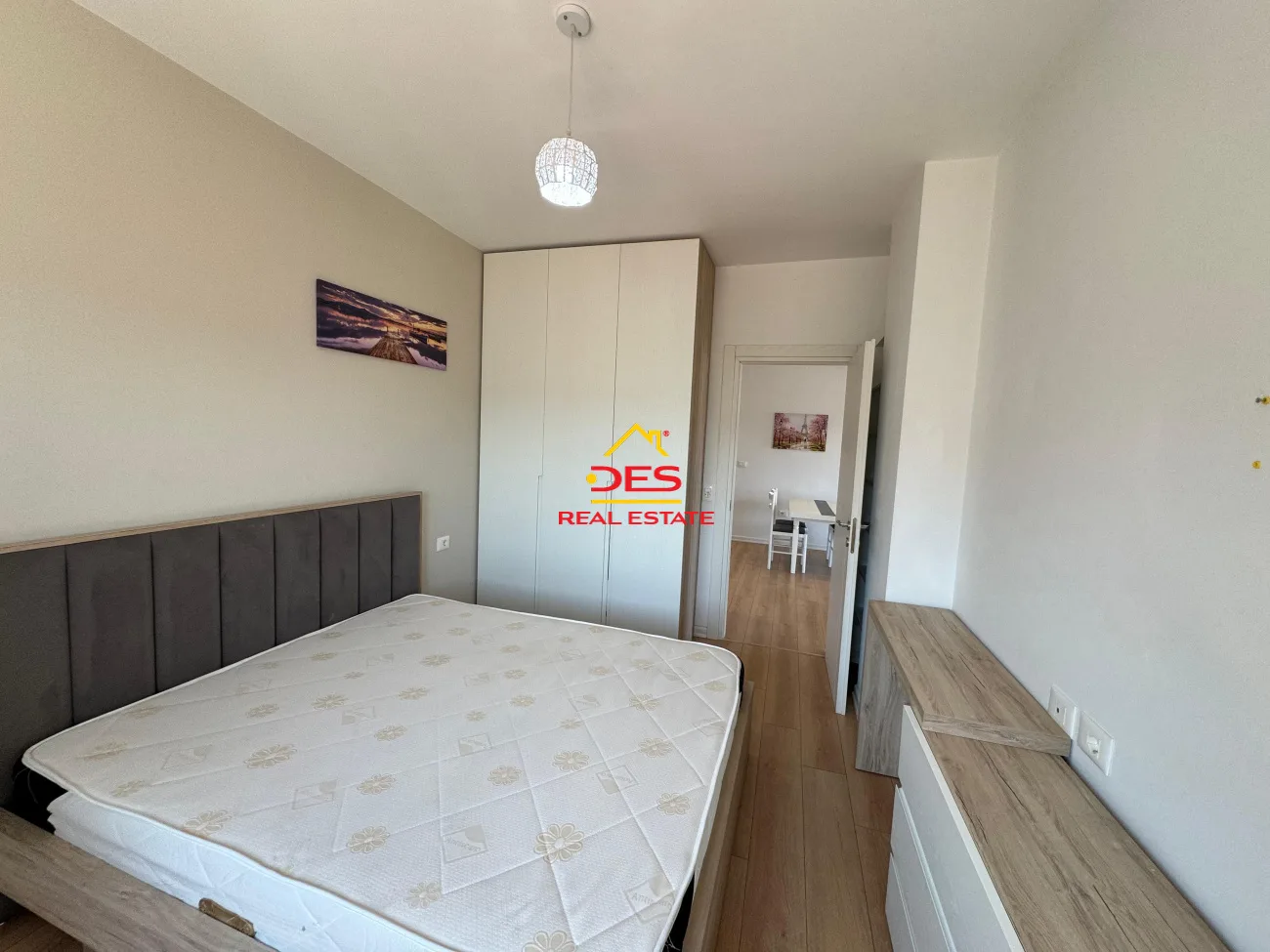 Jepet me qira apartament 2+1+2 pranë kombinatit të peshkut,vlorë.