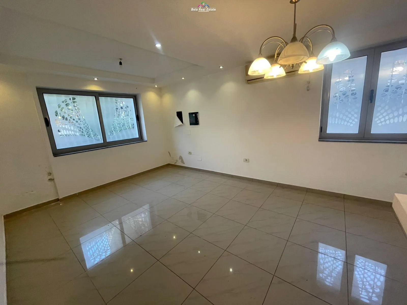 Zyre Me Qera 2+1 Tek Mine Peza (ID BZ2590) Tirane